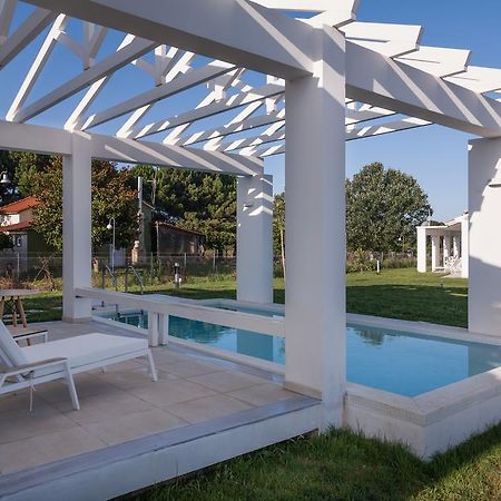 White Villas Douneika  外观 照片