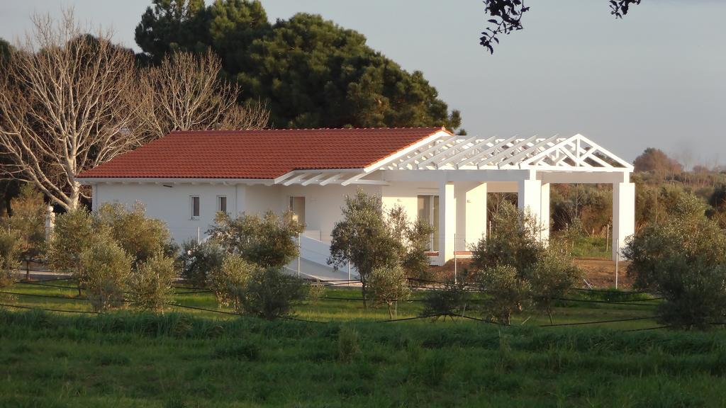 White Villas Douneika  外观 照片