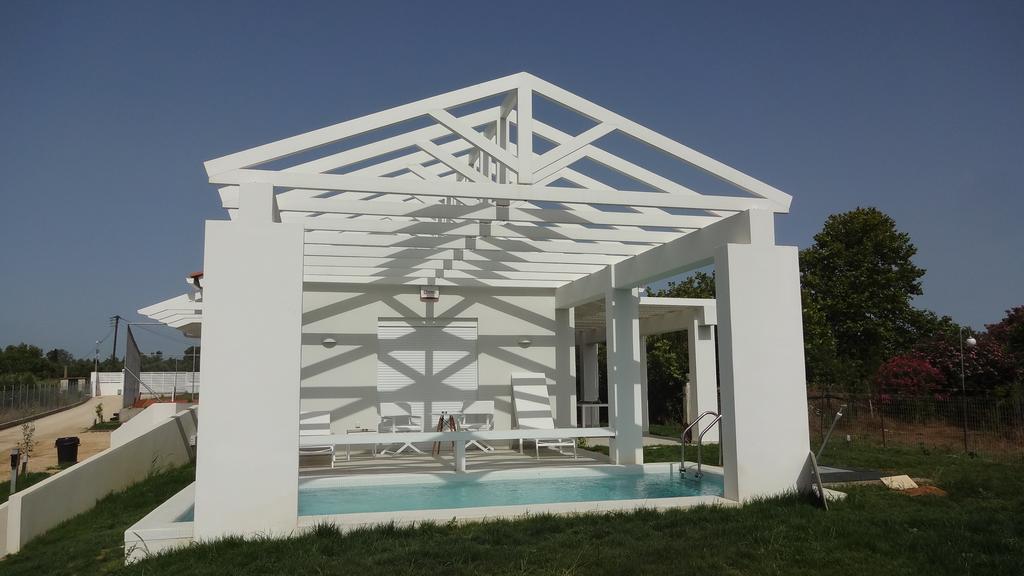 White Villas Douneika  外观 照片