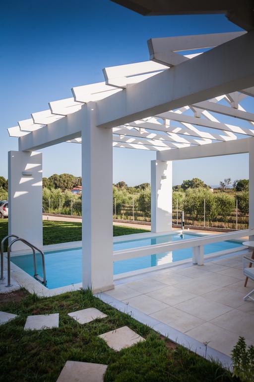 White Villas Douneika  外观 照片