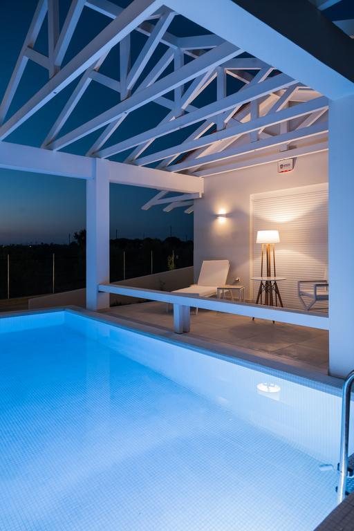 White Villas Douneika  外观 照片