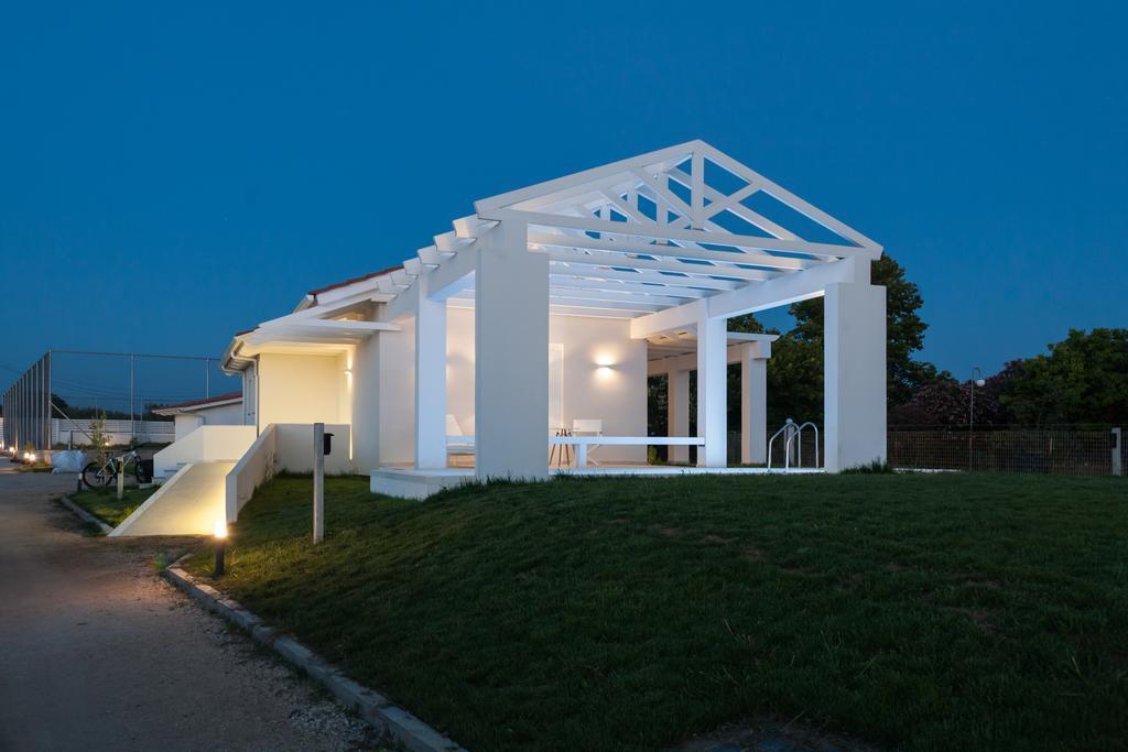 White Villas Douneika  外观 照片