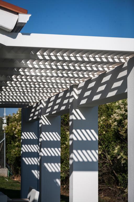 White Villas Douneika  外观 照片