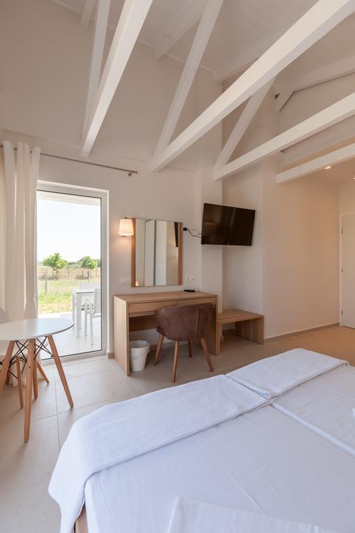 White Villas Douneika  外观 照片
