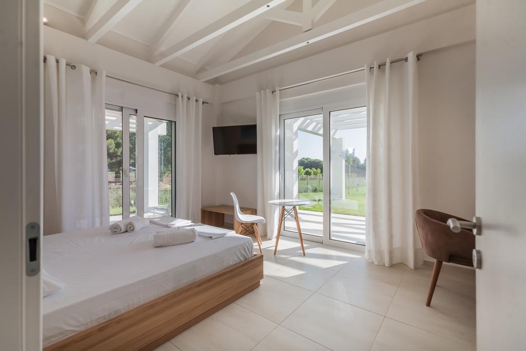 White Villas Douneika  外观 照片