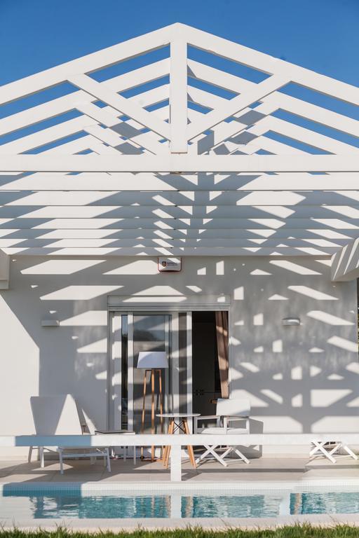 White Villas Douneika  外观 照片