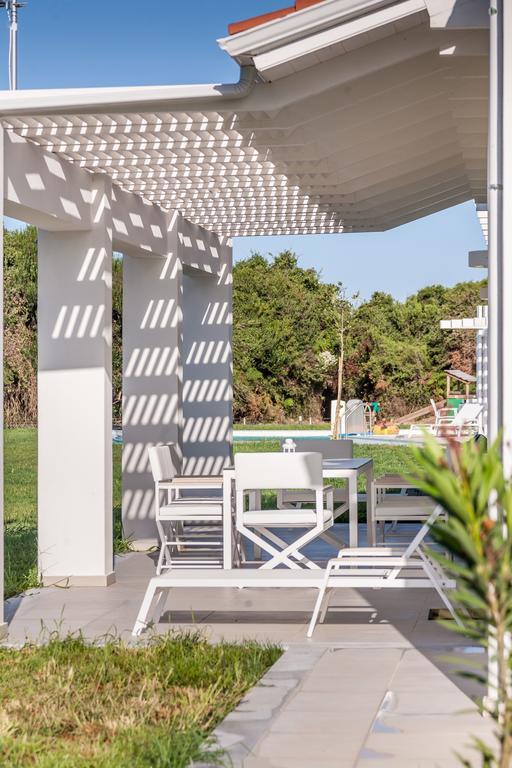 White Villas Douneika  外观 照片