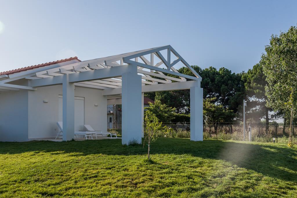 White Villas Douneika  外观 照片