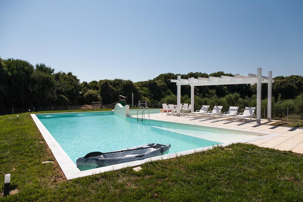 White Villas Douneika  外观 照片