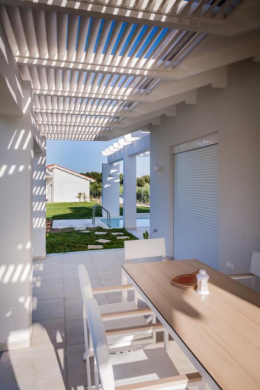 White Villas Douneika  外观 照片
