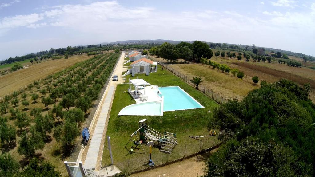 White Villas Douneika  外观 照片